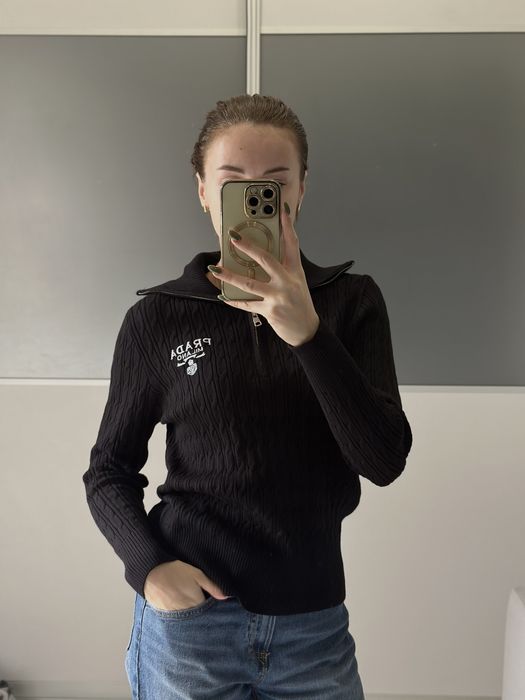 Кофта Prada з горловиною