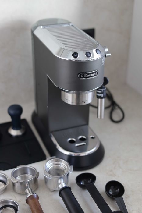 DeLonghi Dedica EC685.BK EX:4 - stan kapitalny, mało używany