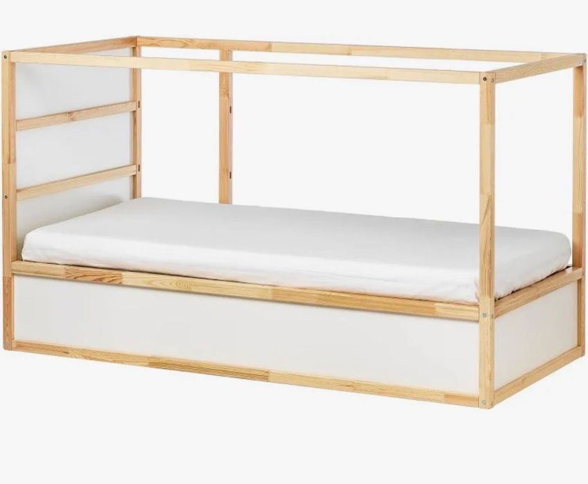 Cama reversível em beliche Ikea com estrados