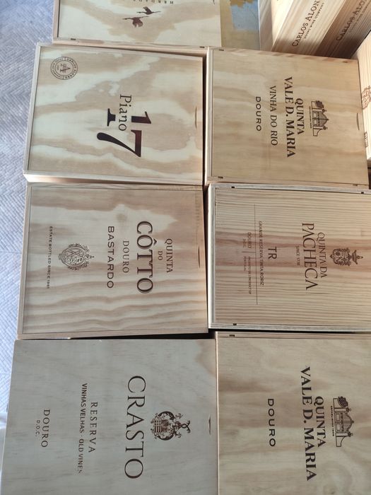 Tampas de caixas de 3 garrafas de várias marcas