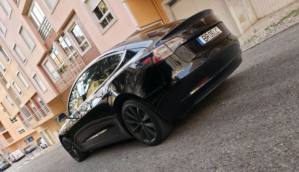 Tesla standard range 74000kms