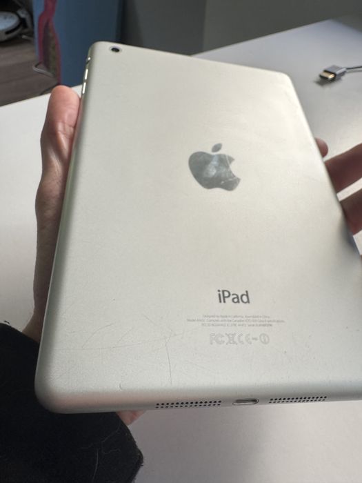 iPad mini 1 16GB Wi-Fi + чохол