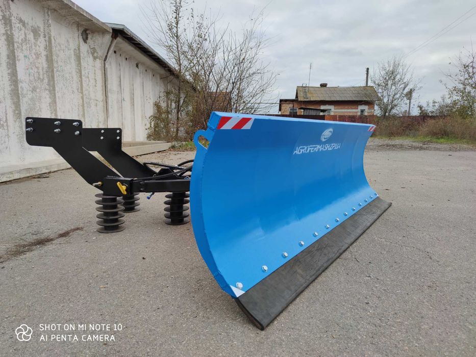 Лопата снегоуборочная,отвал снегоуборочный на МТЗ ЮМЗ Т-40.