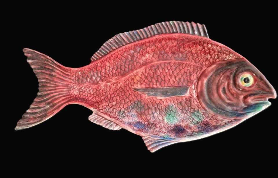 Travessa Peixe Vidrada em Faiança das Caldas