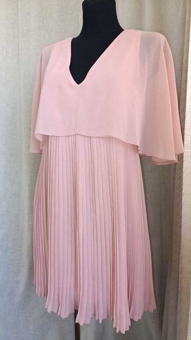 Ошатне рожеве плаття британського бренду PrettyLittleThing р-р 38