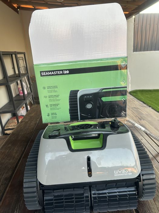 Vendo robo piscina comprado hoje