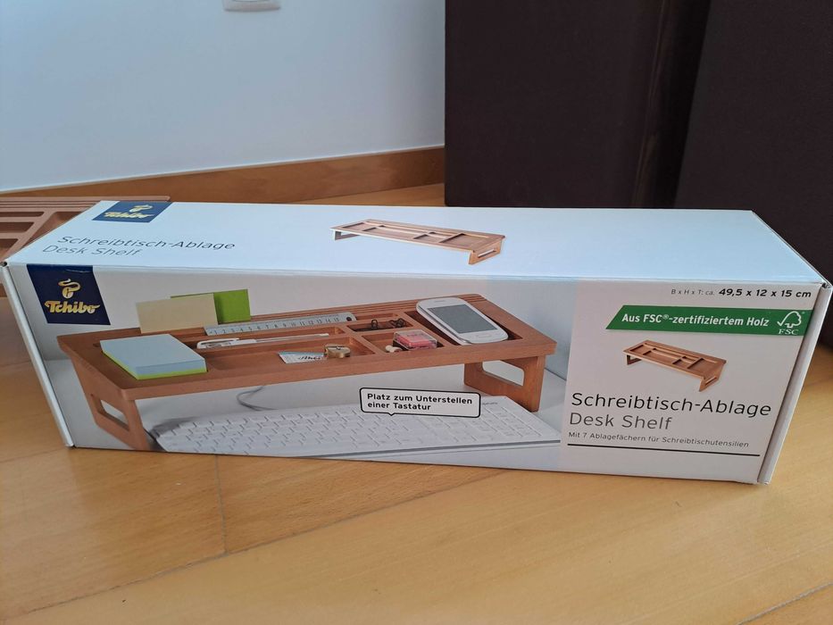 Prateleira de Mesa (Desk Shelf)