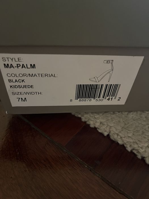 Sandálias BCBG Maxazria