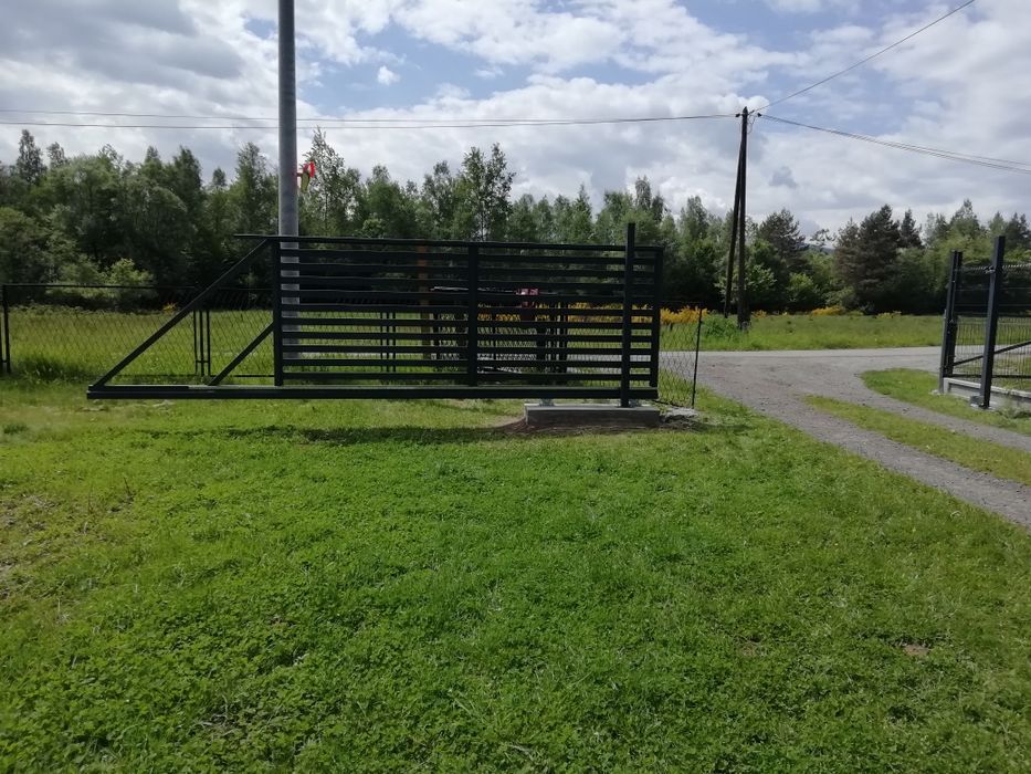 Bramy przesuwne i skrzydłowe