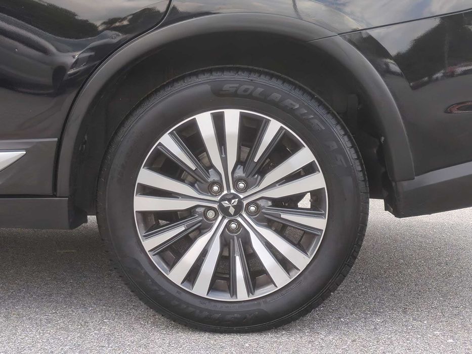 Mitsubishi Outlander      2019