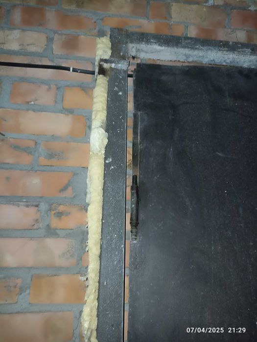 Металеві двері б у 120 × 220