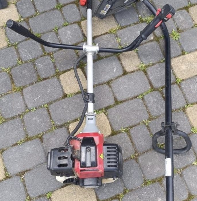 Silnik kosy spalinowej rezerwacja