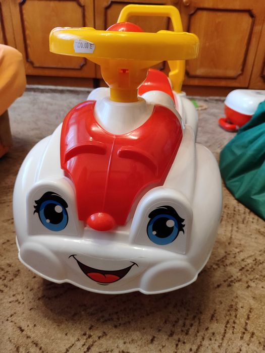 Машинка для дівчинки