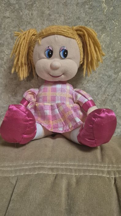 М'яка іграшка-кукла
