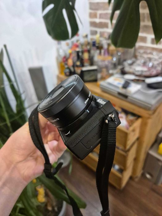 Nikon 1 J5 + 10–30mm | pudełko + torba + bateria + ładowarka | 250 zdjęć | stan idealny