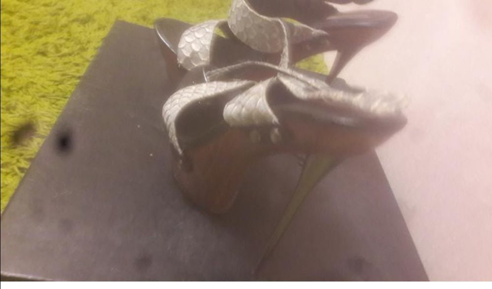 Женские босоножки на шпильке miamay