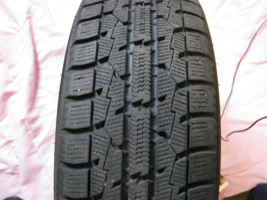 Одна зимова шина TOYO 165x65 r14 протектор 6мм.