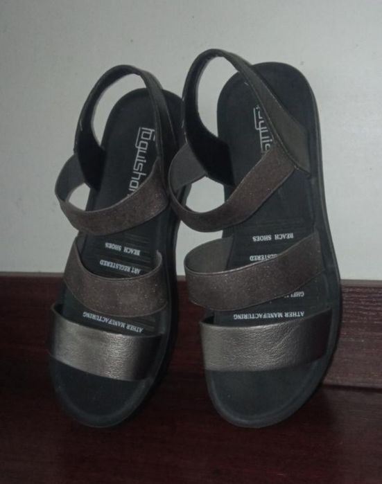 стильні босоніжки