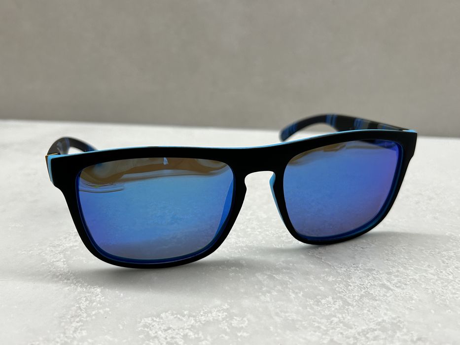 Okulady redbull niebieskie