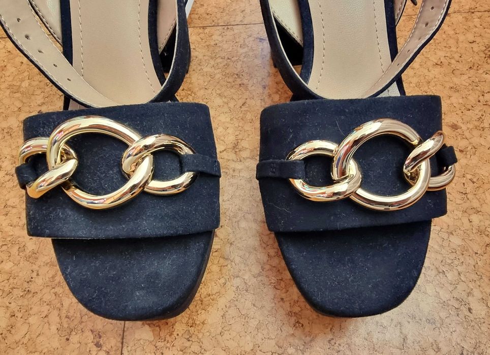 Sandálias de salto alto pretas e douradas H&M 37 - novas com etiqueta