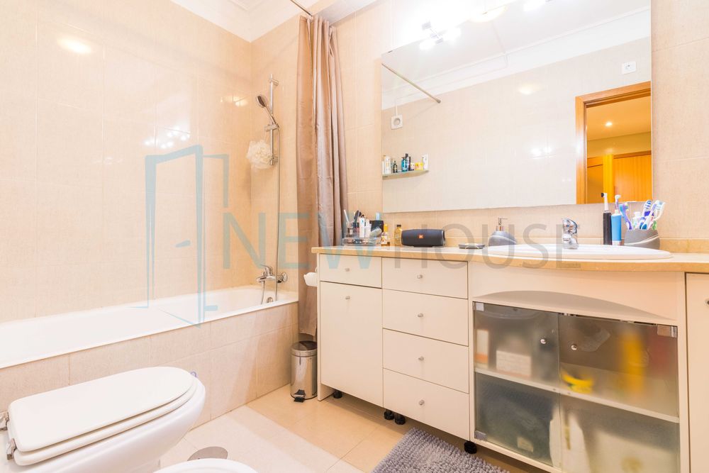 Quarto com casa de banho privada junto ao Metro de Fânzeres