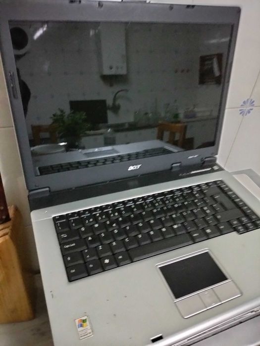 Portátil Toshiba a funcionar