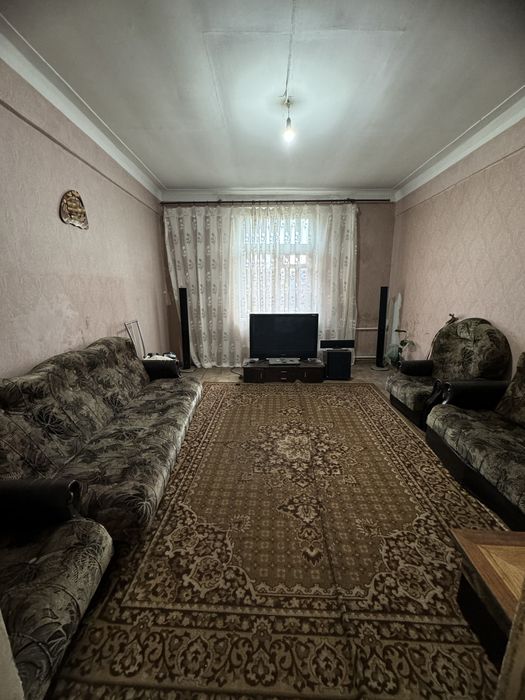 Продам Трехкомнатную Сталинку на 1участке -Червоная.