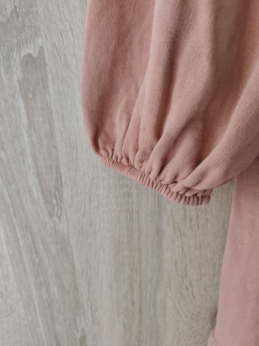 Sukienka dresowa z falbanką