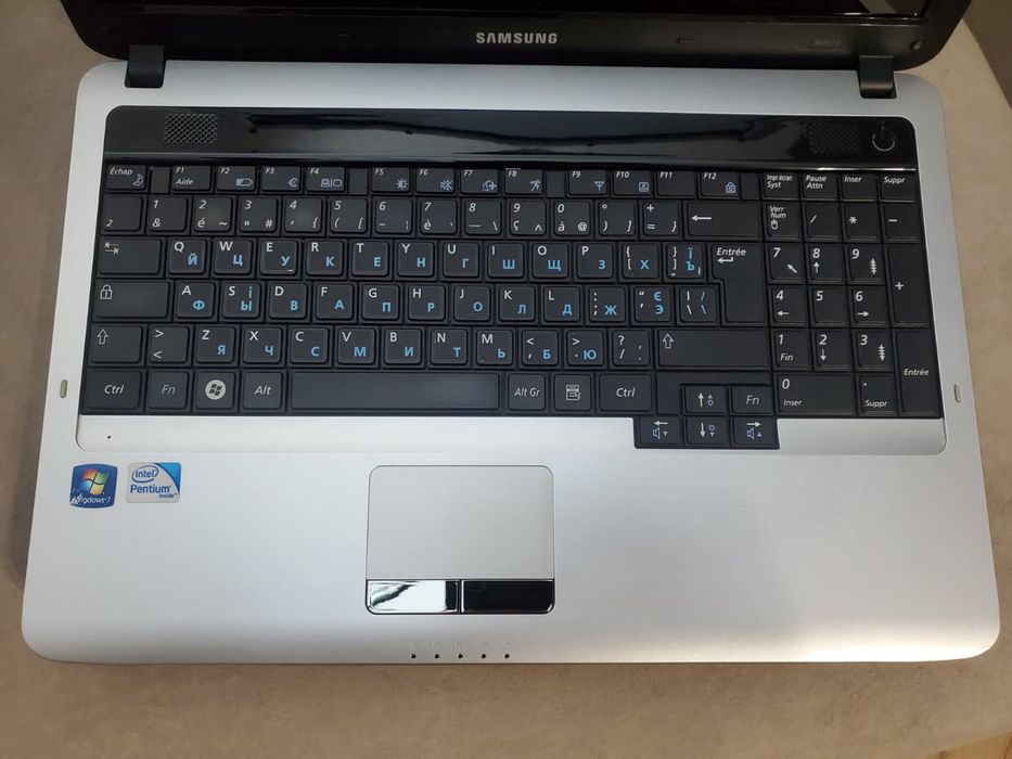 Ноутбук у новому стані!