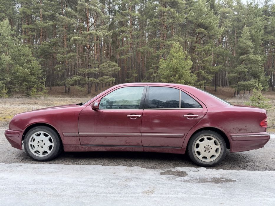Продам Mercedes E240,