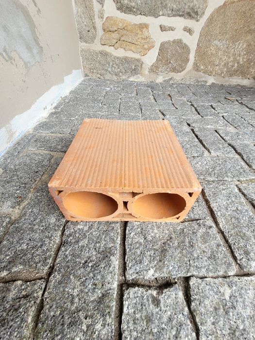 Vendo Tijolos Laranja garrafeira