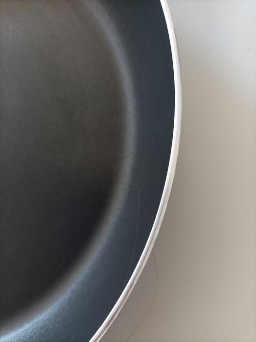 Новая сковородка тефалевая