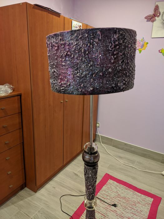 Candeeiro de pé alto