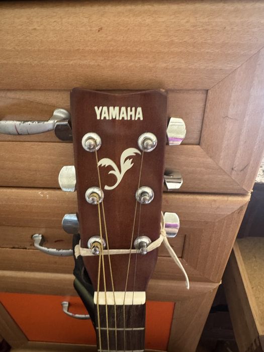 Guitarra yamaha nova