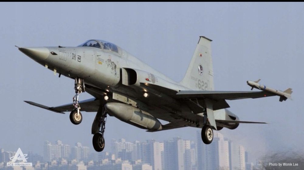 Samolot Northrop KF-5E Tiger II 1:144 Academy 12644