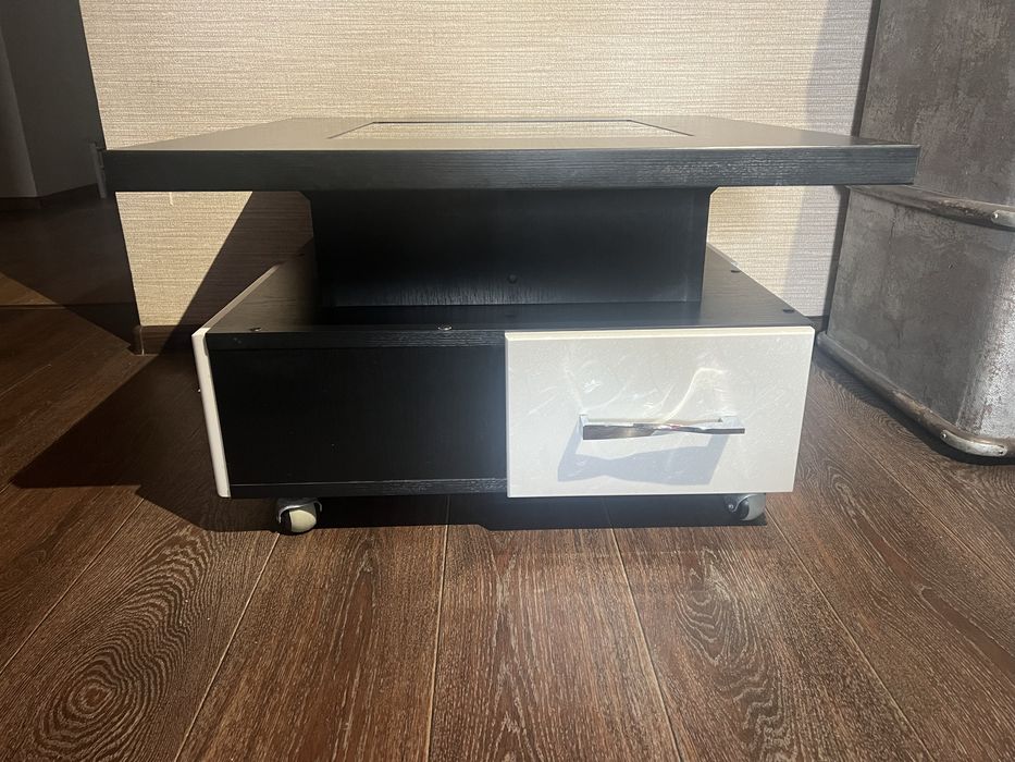 Стол журнальный дизайнерский