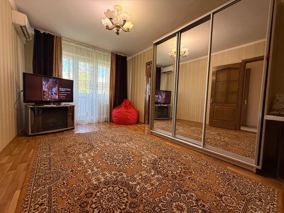Продам отличную 2х комнатную квартиру в Ингульском районе.  Район рынка Колос.