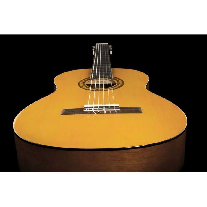 Gitara klasyczna Yamaha C40 4/4 Natural + 3 kostki