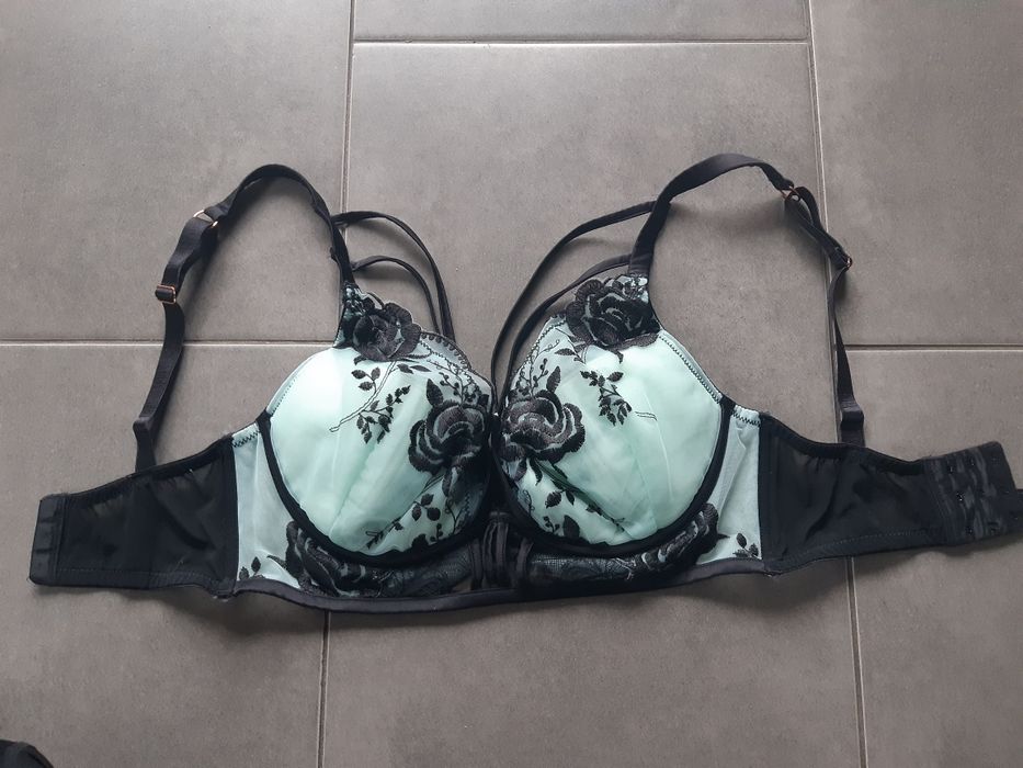 Biustonosz Ann Summers
