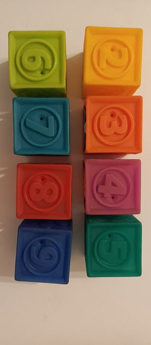 Gumowe klocki jak LEGO Duplo kubeczki kolorpwe zabawki dla niemowlaka