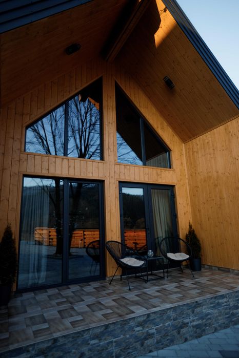 Сучасний котедж в мальовничому місці біля Східниці  Гори Карпати