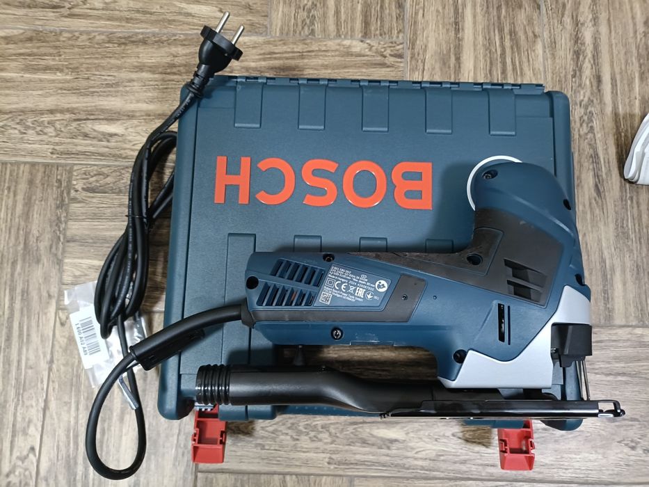 Електролобзик Bosch GST 90 E.