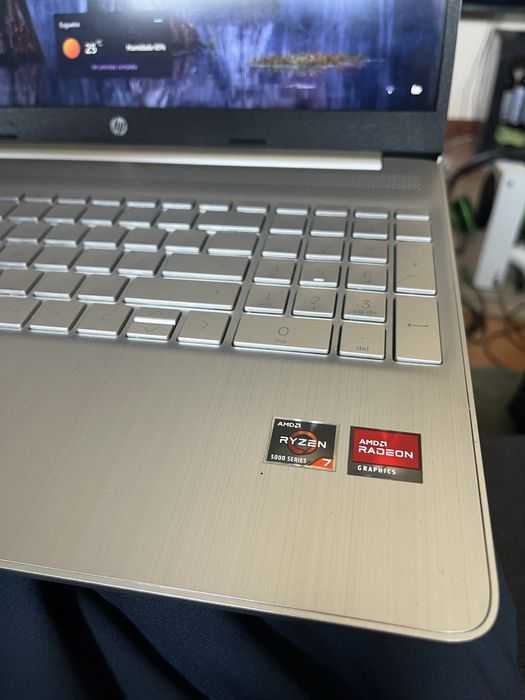 Portátil HP (15.6'' - AMD Ryzen 7 5700U - RAM: 12 GB - 512 GB SSD -
