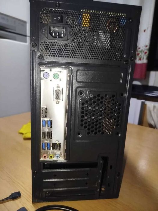 Computador Ryzen 3 2200G gaming/workstation