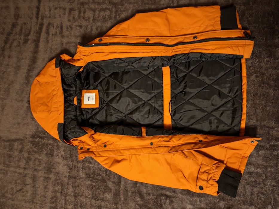 Продам осеннюю куртку на мальчика, рост 146см