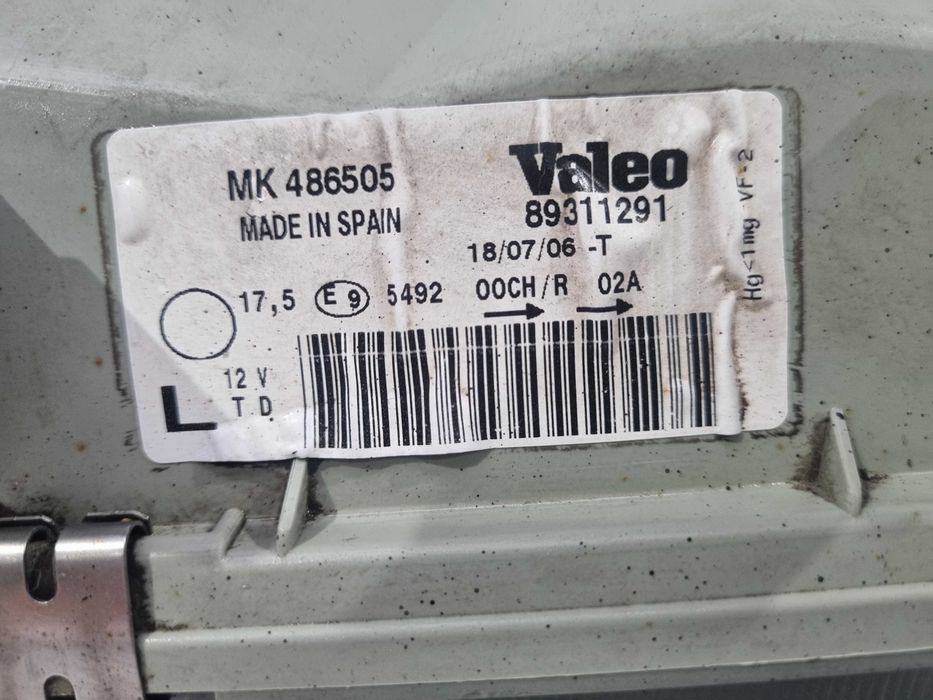 Otica farol esquerdo e direito Mitsubishi Canter Fuso