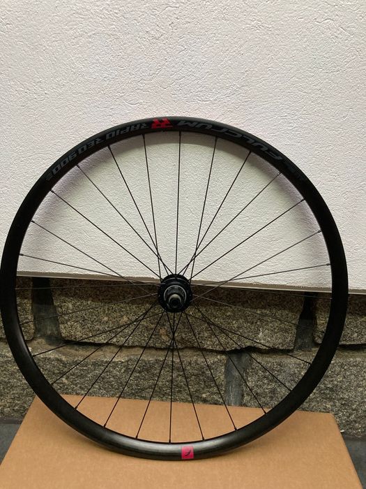 Rodas 29  Fulcrum Rápid  Red