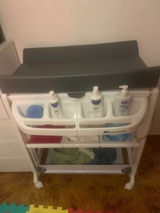Banheira com muda fralda para Bebé