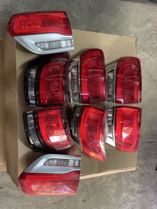 Фонарь Jeep Grand Cherokee WK2