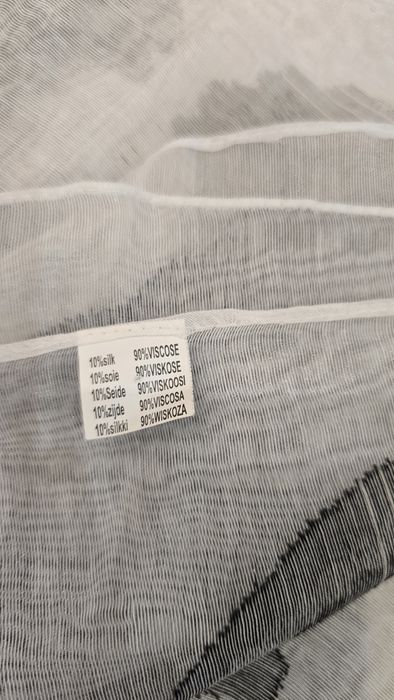 Cienki długi szal z wiskozy